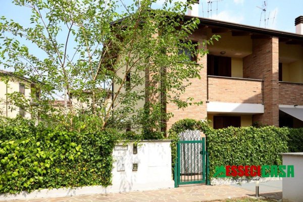 casa indipendente in vendita a Casirate d'Adda