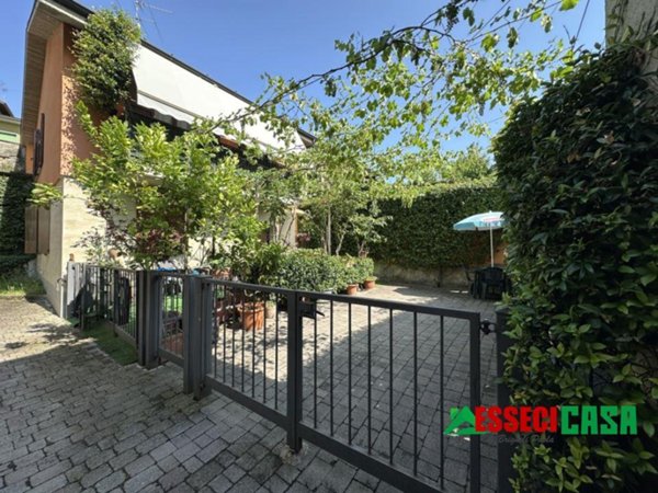 appartamento in vendita a Casirate d'Adda
