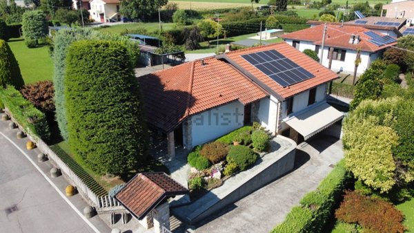 casa indipendente in vendita a Casirate d'Adda