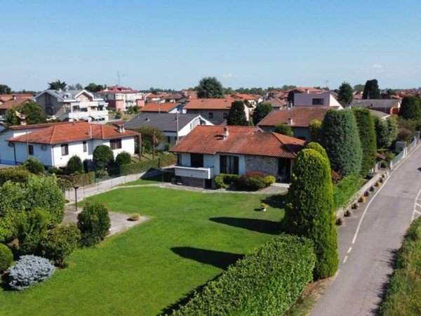 casa indipendente in vendita a Casirate d'Adda