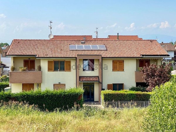appartamento in vendita a Casirate d'Adda
