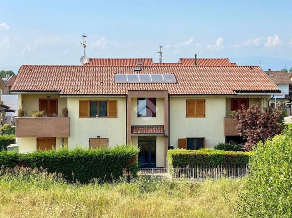 appartamento in vendita a Casirate d'Adda