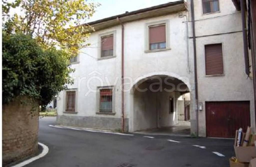 appartamento in vendita a Casirate d'Adda