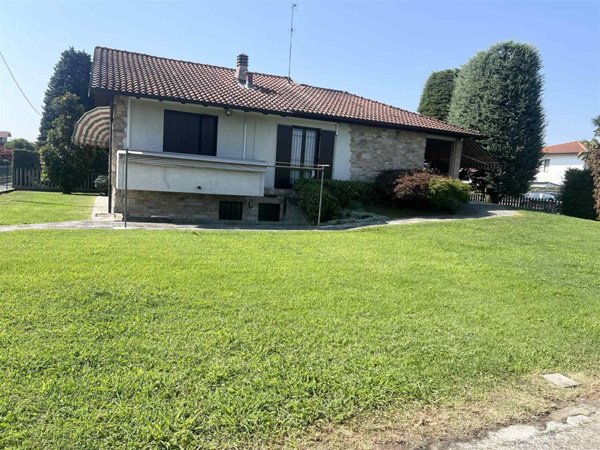 casa indipendente in vendita a Casirate d'Adda
