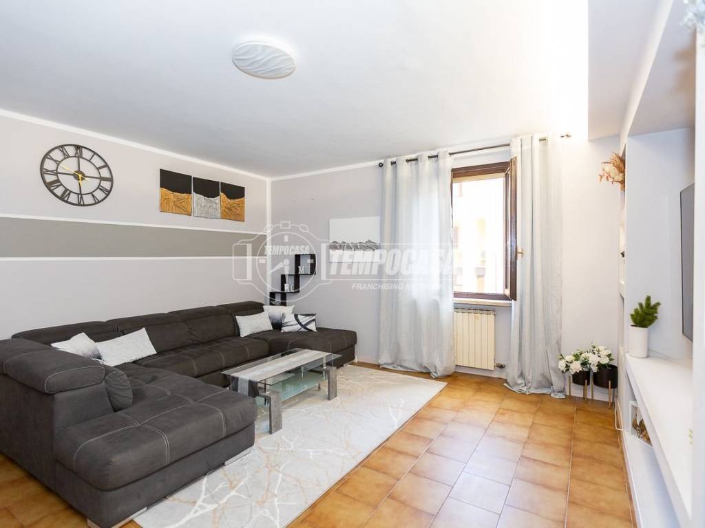 appartamento in vendita a Casirate d'Adda
