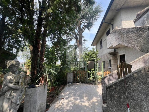 casa indipendente in vendita a Casirate d'Adda