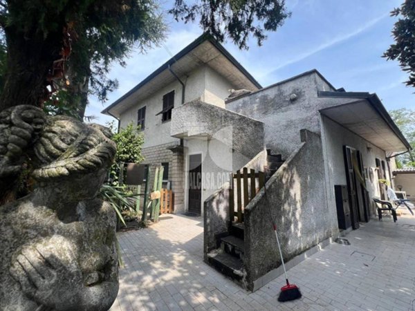 casa indipendente in vendita a Casirate d'Adda