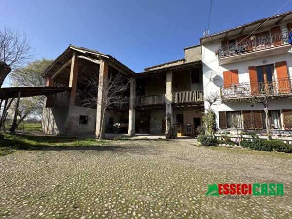 casa indipendente in vendita a Casirate d'Adda