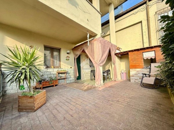 casa indipendente in vendita a Casirate d'Adda