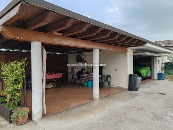 appartamento in vendita a Casirate d'Adda