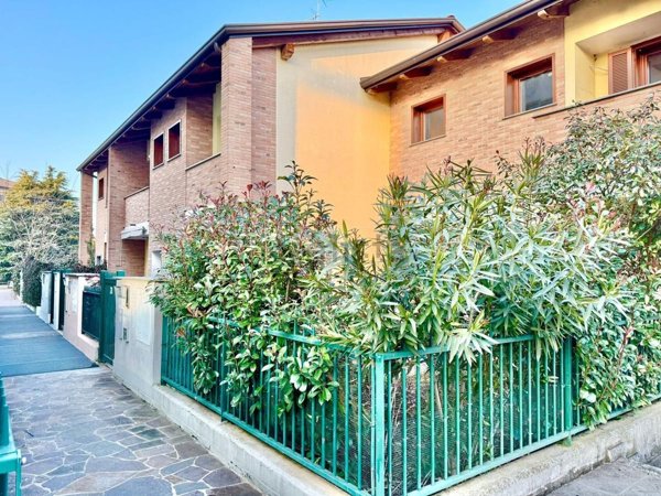 casa indipendente in vendita a Casirate d'Adda