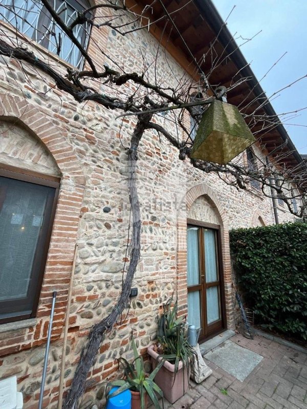 appartamento in vendita a Casirate d'Adda