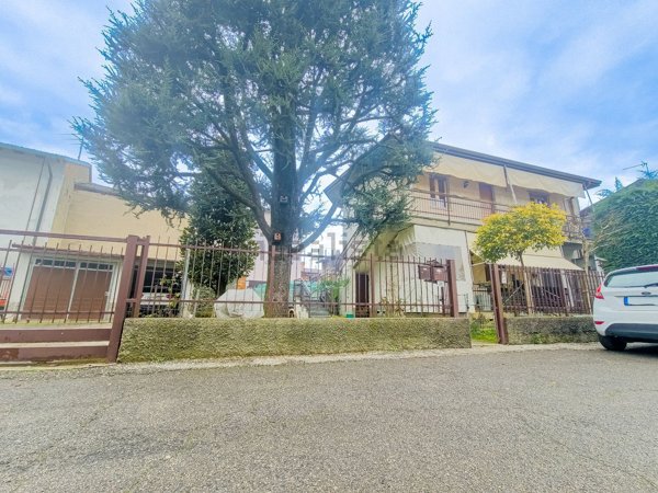 appartamento in vendita a Casirate d'Adda