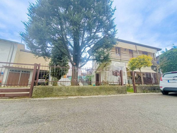 appartamento in vendita a Casirate d'Adda
