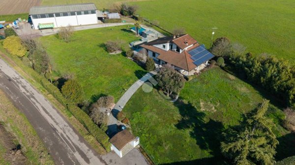 casa indipendente in vendita a Casirate d'Adda