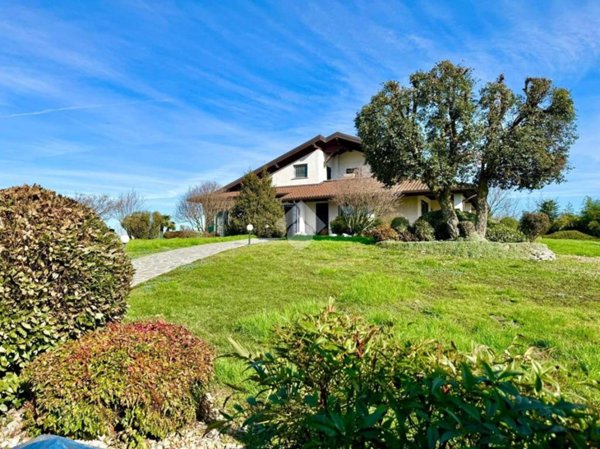 casa indipendente in vendita a Casirate d'Adda