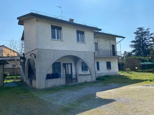 appartamento in vendita a Casirate d'Adda