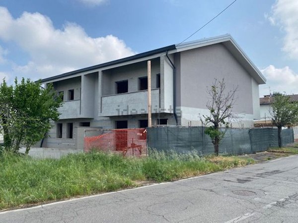 appartamento in vendita a Casirate d'Adda