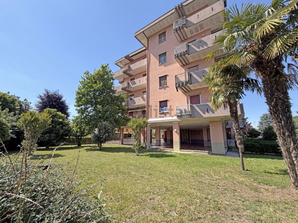 appartamento in vendita a Casirate d'Adda