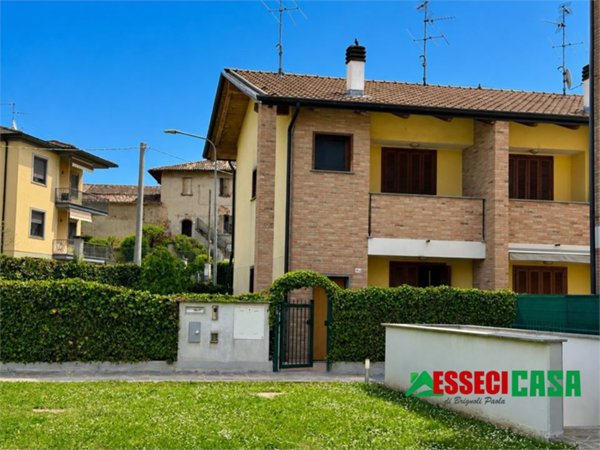 casa indipendente in vendita a Casirate d'Adda