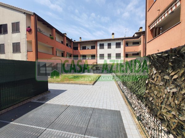 appartamento in vendita a Casirate d'Adda