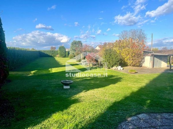 terreno in vendita a Casirate d'Adda