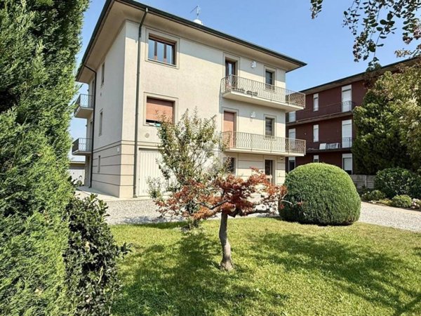 appartamento in vendita a Casirate d'Adda
