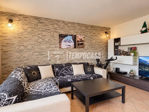 appartamento in vendita a Casirate d'Adda