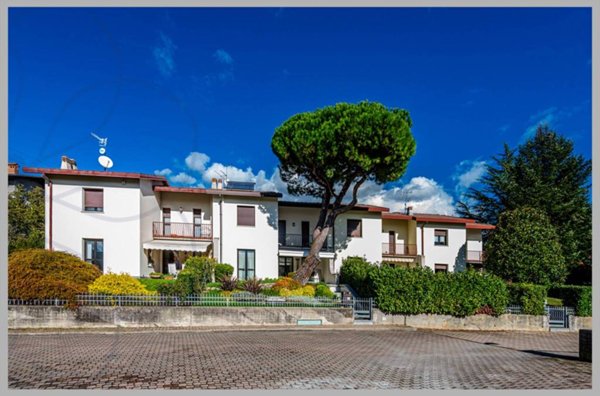 casa indipendente in vendita a Casnigo