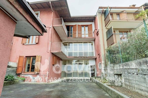 casa indipendente in vendita a Casnigo