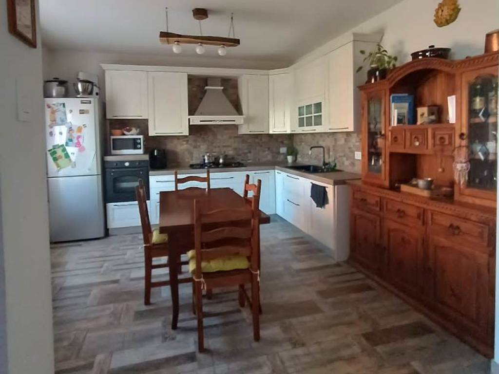casa indipendente in vendita a Casnigo