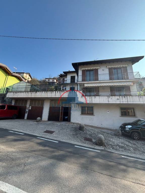 casa indipendente in vendita a Casnigo