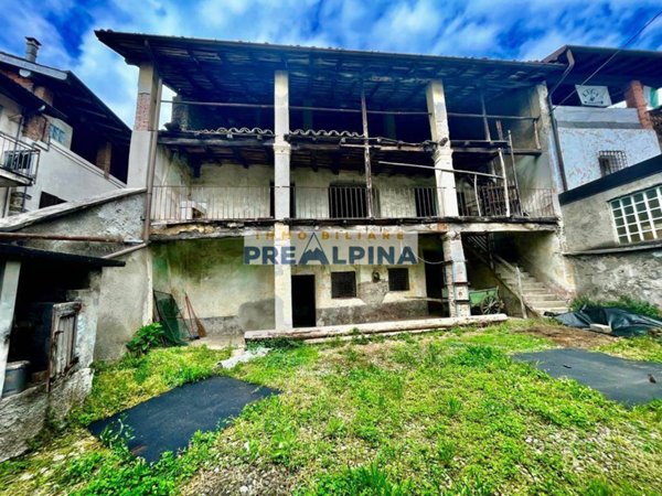 casa indipendente in vendita a Casnigo
