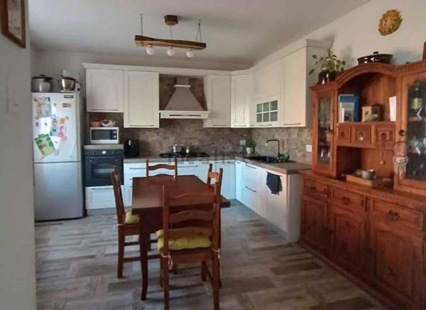 casa indipendente in vendita a Casnigo