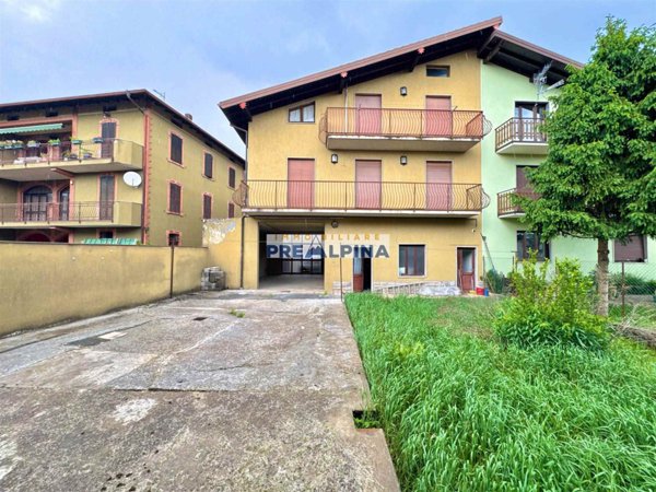 casa indipendente in vendita a Casnigo