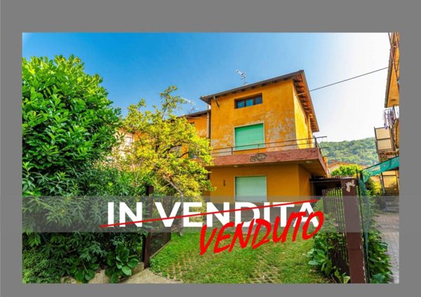 casa indipendente in vendita a Casnigo