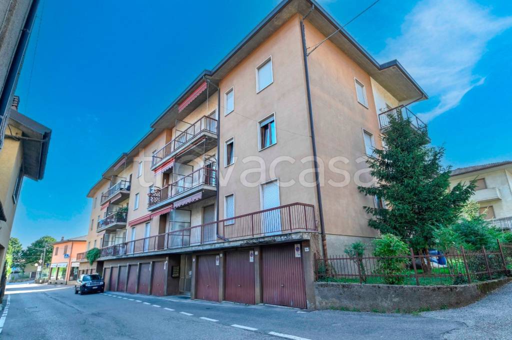 appartamento in vendita a Casnigo