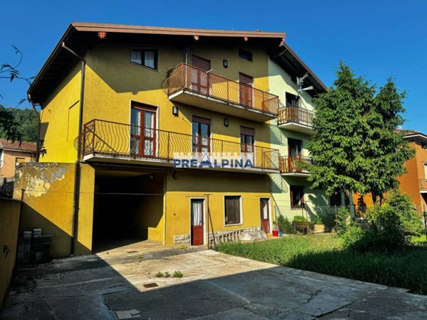 casa indipendente in vendita a Casnigo