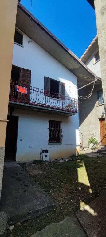 casa indipendente in vendita a Casnigo