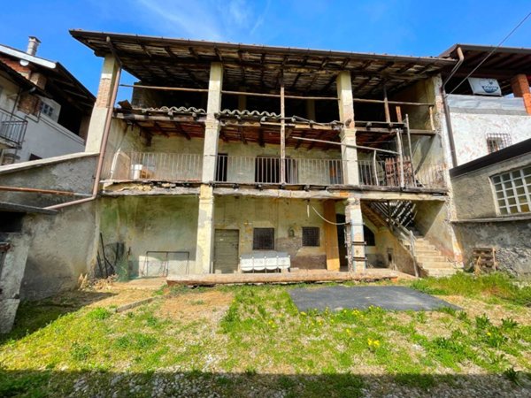 casa indipendente in vendita a Casnigo