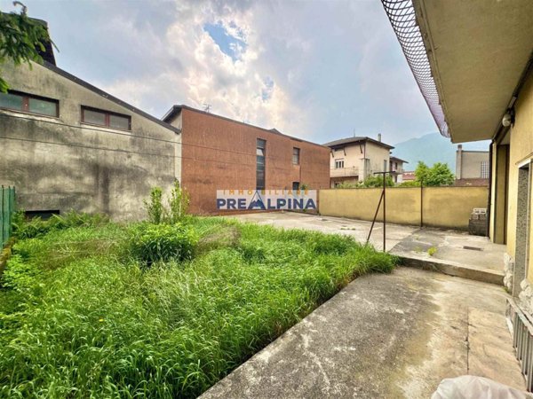 casa indipendente in vendita a Casnigo