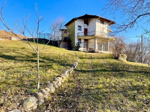 casa indipendente in vendita a Casnigo