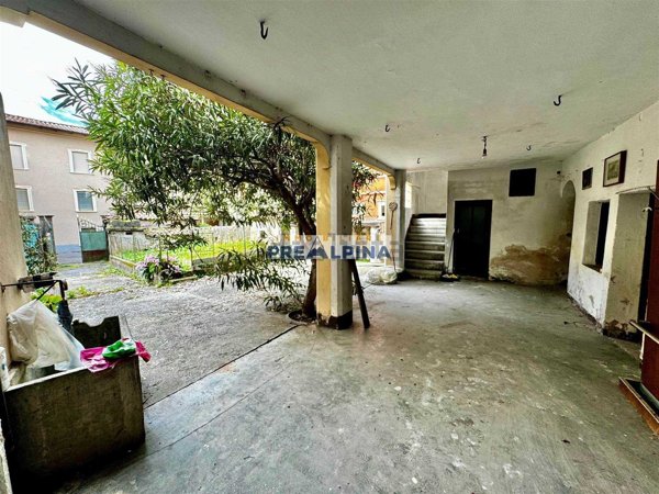 casa indipendente in vendita a Casnigo