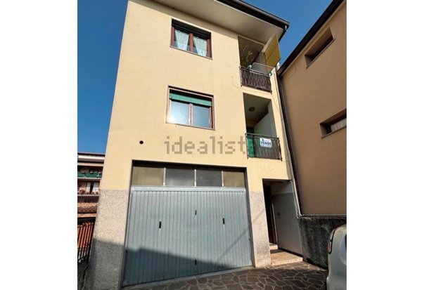 appartamento in vendita a Casnigo in zona Colzate