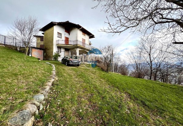 appartamento in vendita a Casnigo in zona Colzate