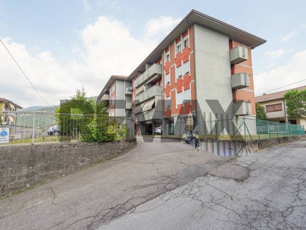 appartamento in vendita a Casnigo in zona Colzate