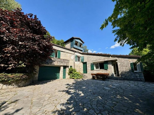 casa indipendente in vendita a Casnigo in zona Colzate