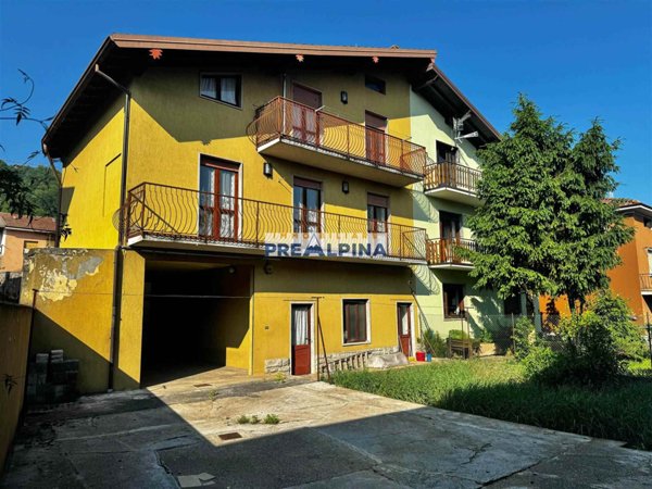 casa indipendente in vendita a Casnigo in zona Colzate