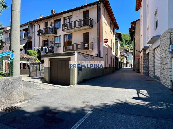 casa indipendente in vendita a Casnigo in zona Colzate