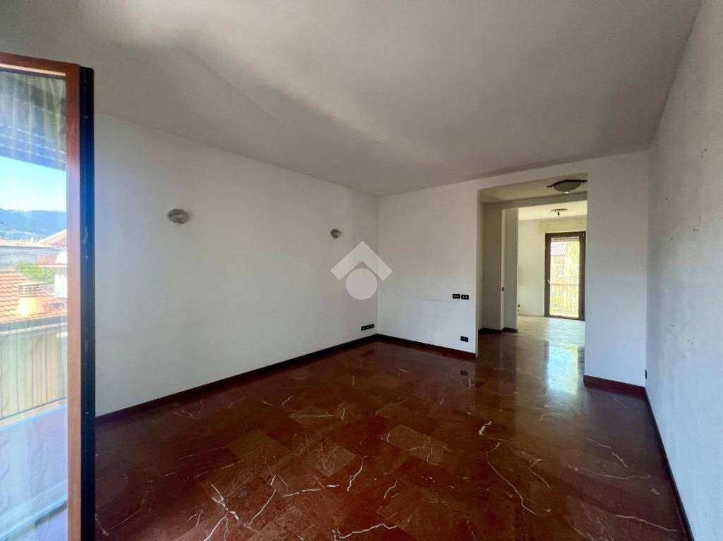 appartamento in vendita a Casnigo in zona Colzate